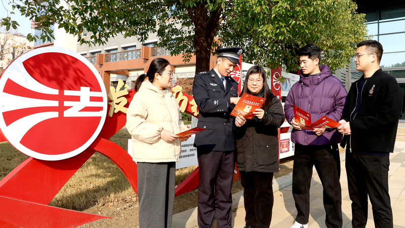 習近平氏「中国の法治に新局面」　北京の中央会議で強調