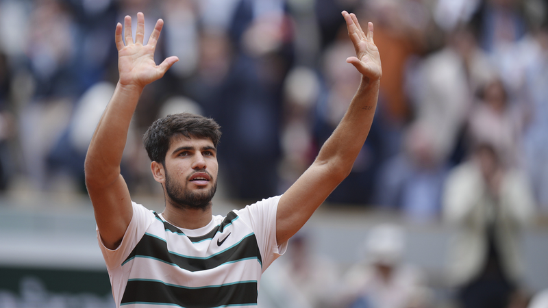 全仏オープン2025：アルカラス＆シフィオンテク好発進、ナダル惜別の中で