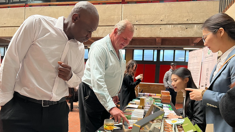 中国と南アフリカの保健協力：医療チームとHIV対策、伝統医学がつなぐグローバルサウス