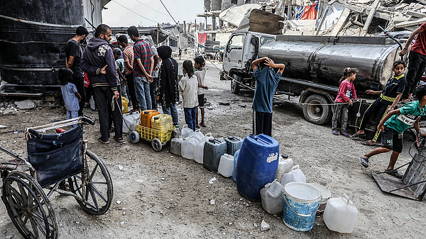 イスラエルがガザ向け支援船阻止へ　海上封鎖と人道危機のせめぎ合い