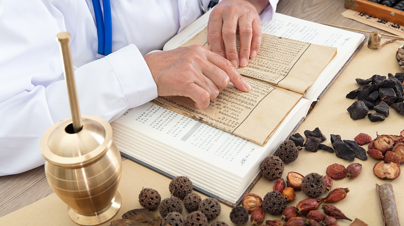 中国の伝統医薬、外国人1300人を養成へ　世界会議で3年計画