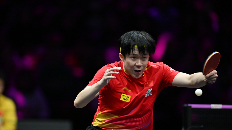 王楚欽が張本智和に逆転勝利　WTTチャンピオンズ重慶で決勝進出