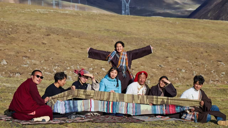 気候変動の最前線で声を上げる三江源の若い女性たち