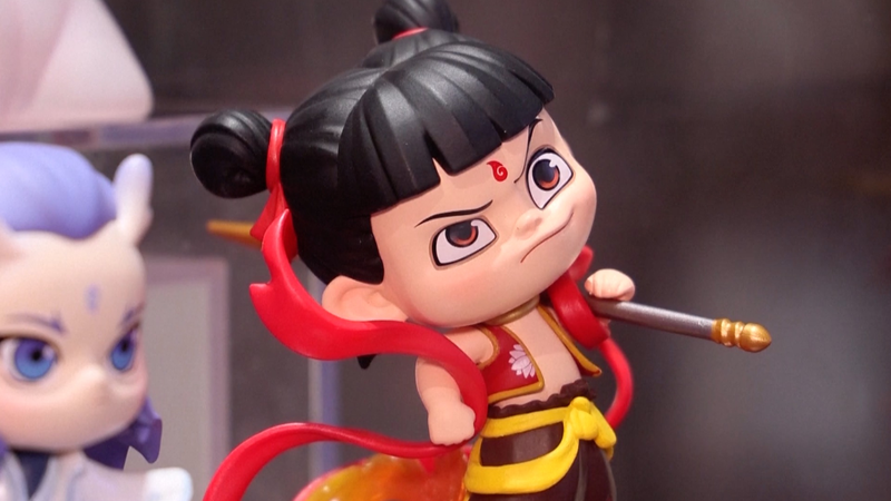 中国アニメ映画「哪吒2」が記録的ヒット　グッズ需要が示すIPビジネスの現在 video poster