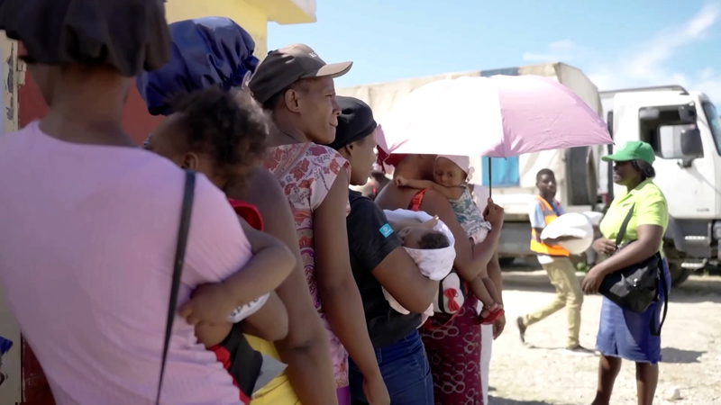 ハイチで新たな大規模暴力 100人超死亡、航空便停止で人道支援も危機 video poster
