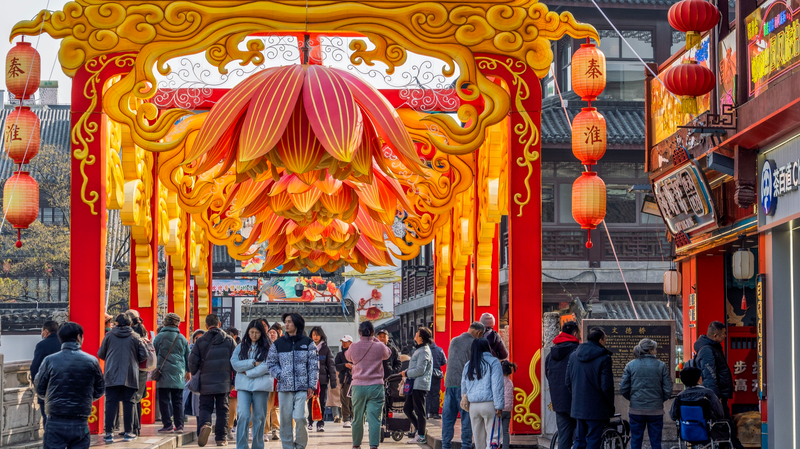 南京・夫子廟を彩る春節ランタン　2025年巳年へ灯る光