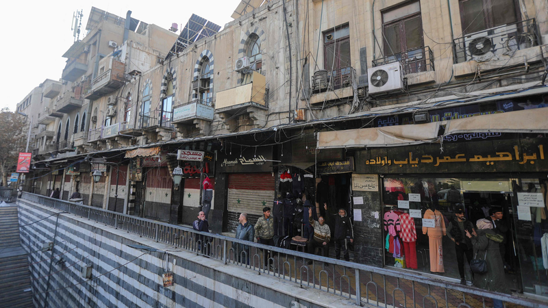 シリアで政権移行協議本格化　アサド退陣後、新指導部と首相が会談