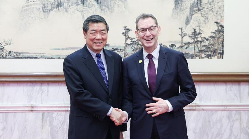 中国が多国籍企業の投資拡大を歓迎　副首相が高水準の開放を強調