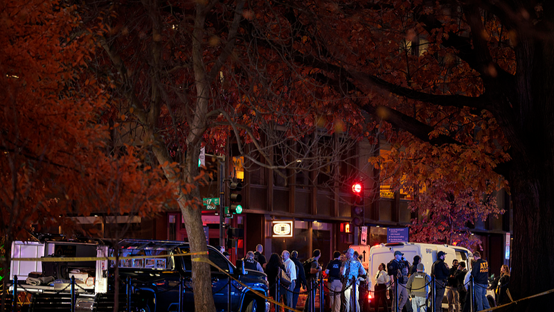 ホワイトハウス近くで銃撃　州兵2人重体、容疑者はアフガニスタン出身 video poster