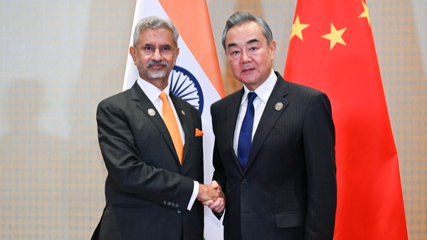 中国・インド関係「安定・健全な軌道へ」 王毅外相が早期正常化を呼びかけ