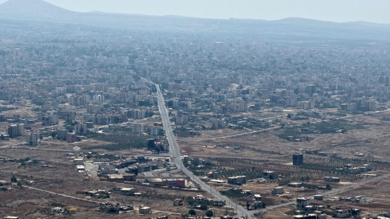 ヨルダン軍、シリア南部で空爆　国境越え密輸網を標的に