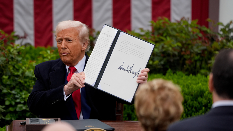 国際ニュース：トランプ米大統領が全輸入に10％関税