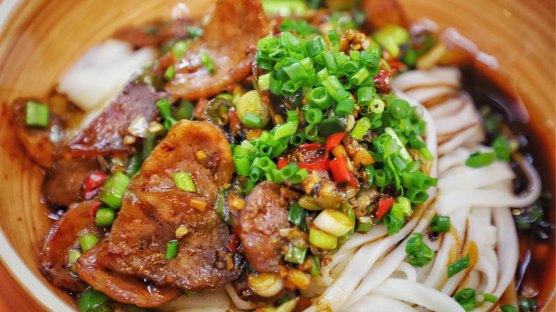 長沙ローカル朝ごはん　米粉は「吸って」味わうストリートグルメ