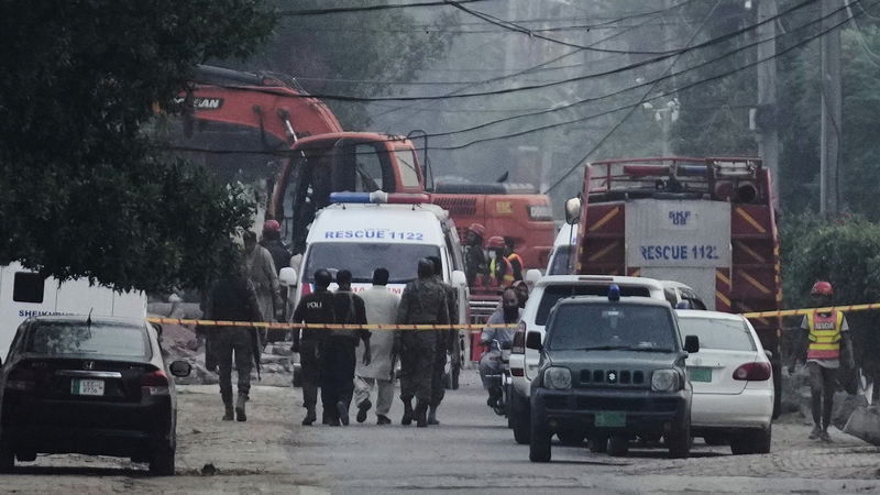 インドとパキスタンの緊張急増　空爆と水資源衝突で非常事態 video poster