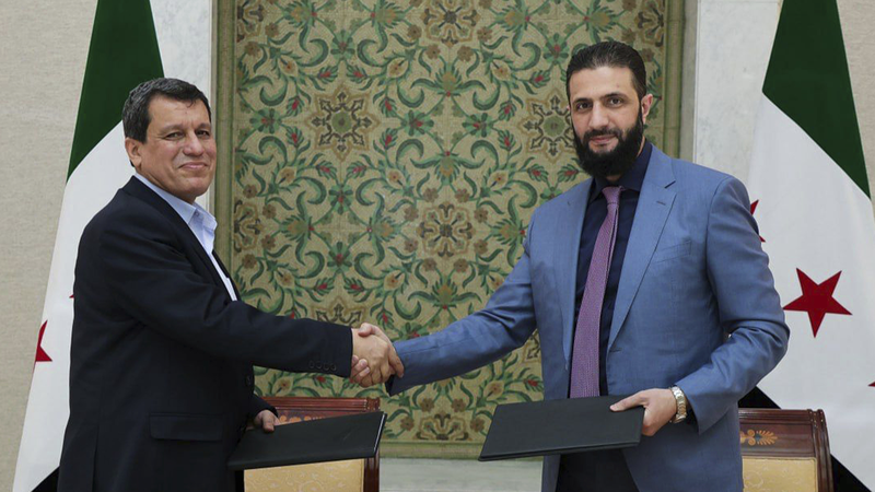 シリア暫定政府とSDFが統合合意　北東部の行政・軍事機関を国家に編入へ