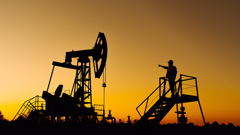 FACKKALK5POYA7MBMB0X - NewsTomo – 日本語で読む、世界のニュースハブ 原油価格が下落 IEA供給増見通しと米露会談への警戒で