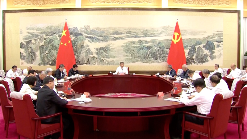 中国第15次5カ年計画へ　習近平氏が各界と意見交換 video poster