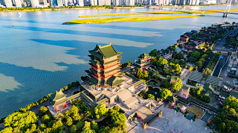 1300年のささやきを聴く Pavilion of Prince Teng の歴史と今 video poster