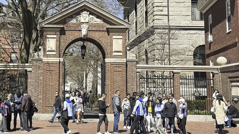 トランプ大統領がハーバード留学生の「氏名と出身国」提出要求　法廷闘争に発展