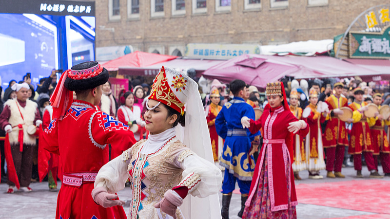 中国で習近平氏の民族工作に関する新刊が全国配布