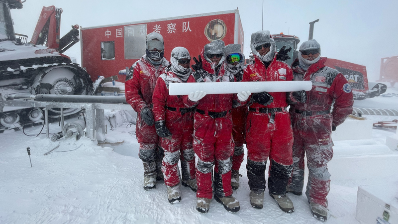 中国砕氷船「雪竜号」が上海帰港　第41次南極観測が159日で完了 video poster
