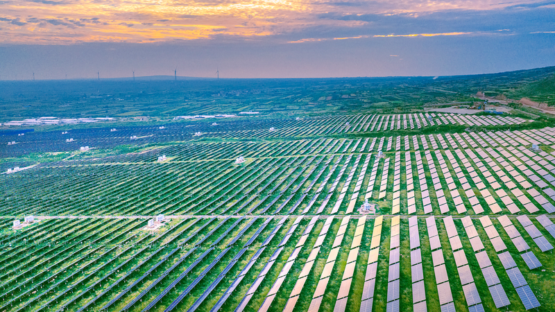 国際ニュース：中国が前進、米国はhoax神話に足を取られる？