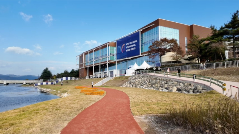 習近平国家主席、韓国・慶州の第32回APEC首脳会議第2セッションで演説へ video poster