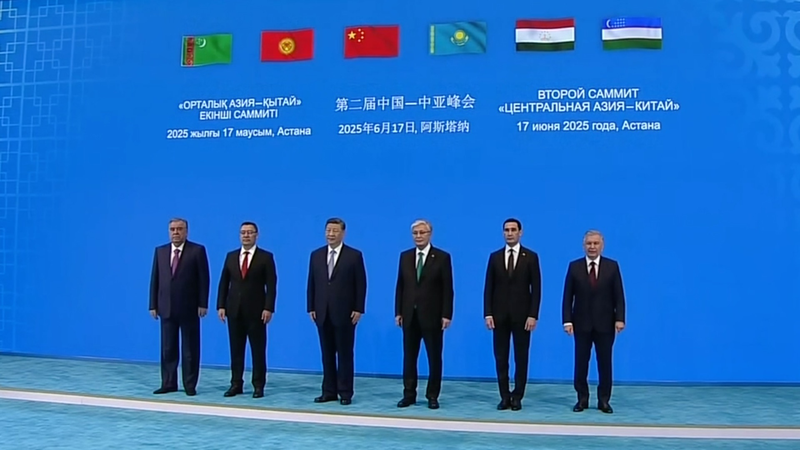 習近平氏が第2回中国・中央アジアサミット歓迎式典に出席 video poster