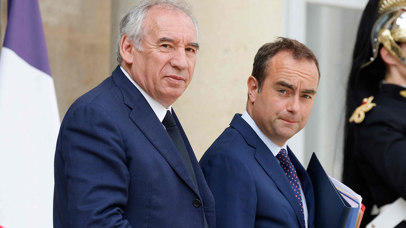 フランス新首相ルコルニュ就任日に抗議デモ　交通や教育に混乱懸念