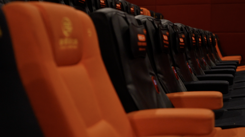 米映画輸入を適度に削減：中国本土でハリウッド離れと国産映画台頭 video poster