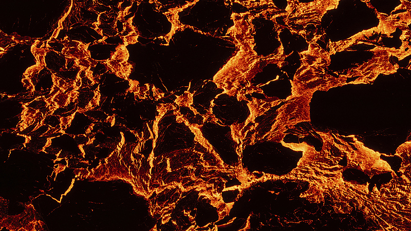 アイスランド南西部の火山が再び噴火　2021年以降10回目 video poster