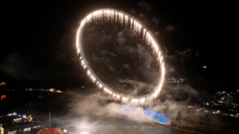 中国・瀏陽の大型花火ショー　メーデー連休と観光を彩る video poster