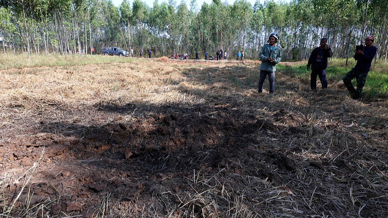カンボジア・タイ国境衝突が拡大　死者10人超と十数万人避難