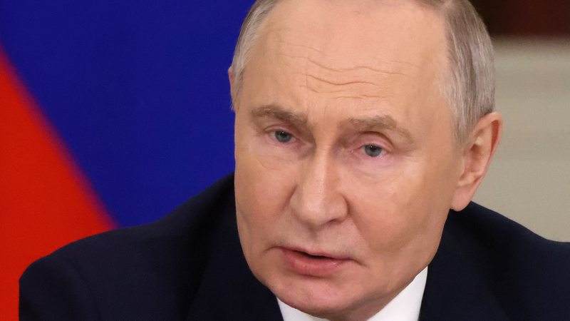 プーチン氏「ウクライナ交渉に前向き」　ゼレンスキー氏の禁止令が壁に