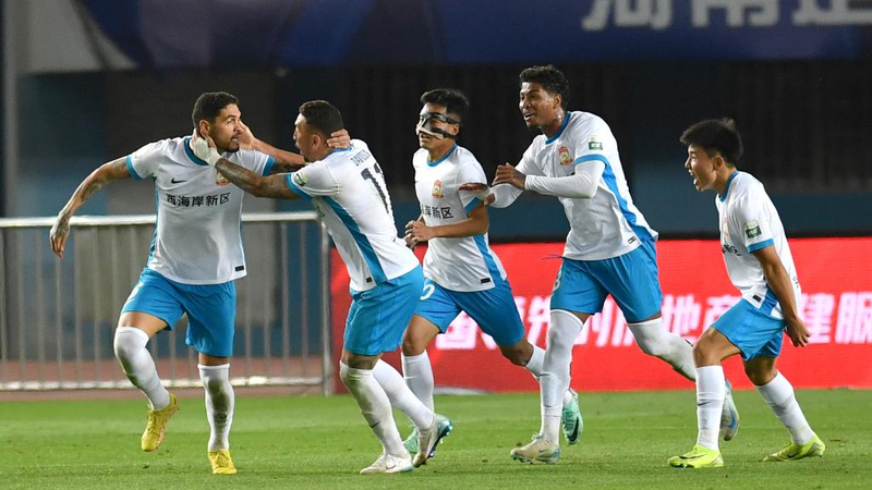 中国スーパーリーグ：Qingdao West CoastがHenanに劇的逆転勝利