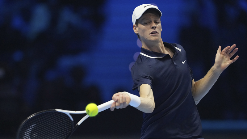 ATPファイナルズ：シナーが無傷で4強入り、フリッツも準決勝進出