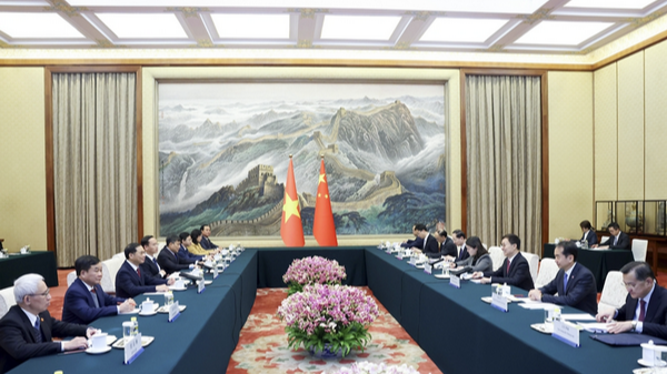 中国副主席とベトナム副首相が会談　国交75周年へ関係強化を確認