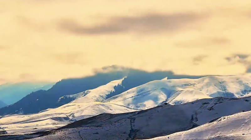 春なのに銀世界？新疆ウイグル自治区・テケス県が見せる不思議な風景 video poster