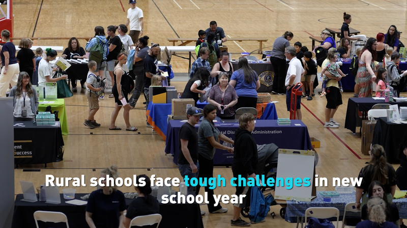 米国の農村部の学校、新学年も続く資金不安と教育格差 video poster