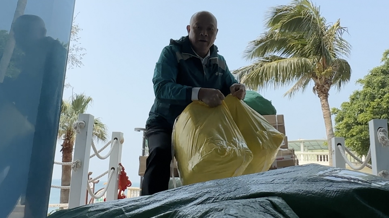 中国ニュース：離島を支え続ける全人代代表・謝健氏の40年 video poster