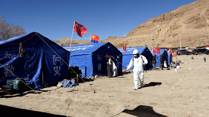 中国・西蔵地震後、ディンリ県で進む消毒と水質検査　感染症を防ぐ最前線 video poster