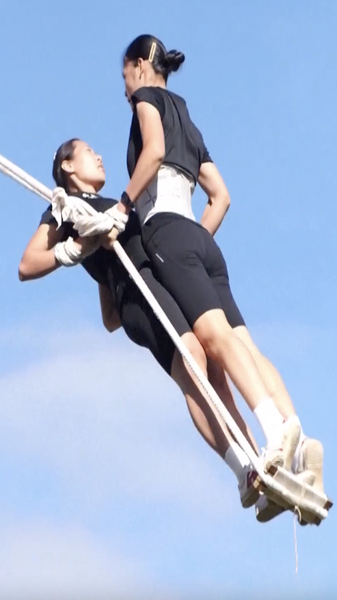 中国ニュース：湖南省が初優勝　全国少数民族伝統体育大会ブランコ競技 video poster