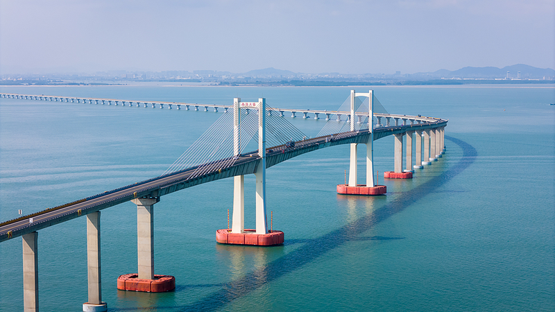 南澳大橋に集まる熱気　2025年National Gamesと海景色をつなぐ橋 video poster