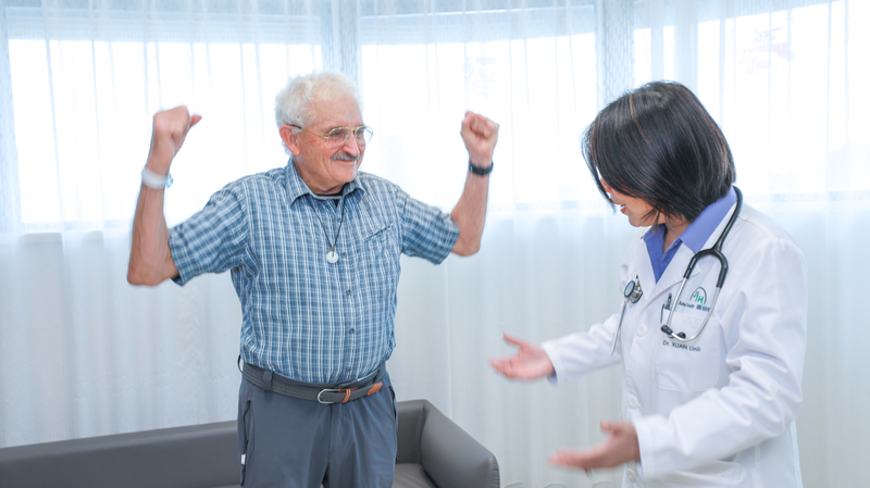 78歳NZ元医師が中国でCAR-T治療を選んだ理由