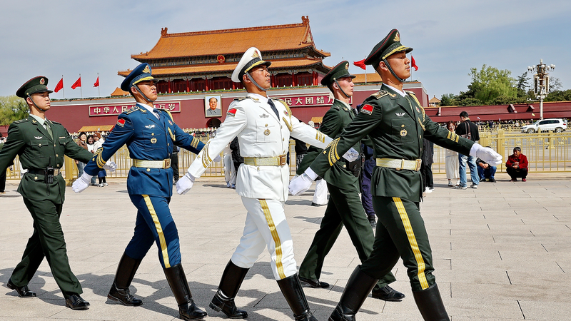 習近平氏がPLA部隊と個人を表彰　防衛科学技術を重視