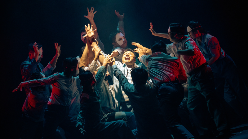 中国演劇『The Waters of Fate』が映す現代社会　7年100公演の重み video poster