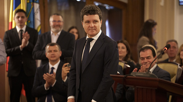 国際ニュース：中国の習近平主席 ルーマニア次期大統領ダン氏に祝電