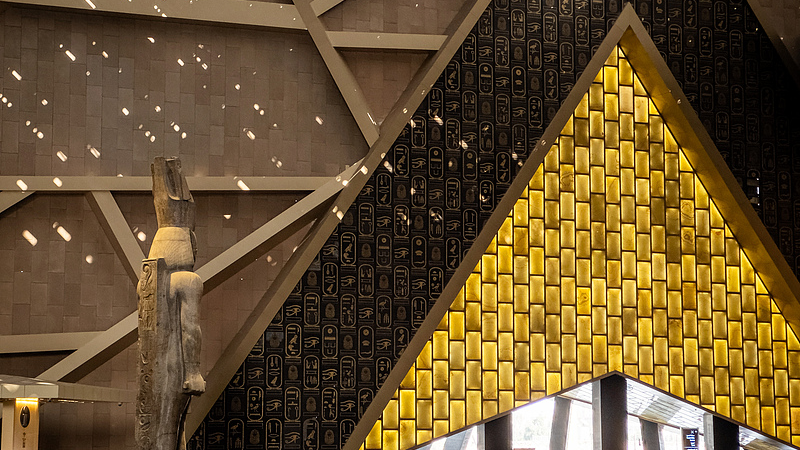 「第四のピラミッド」グランド・エジプト博物館が開館　世界最大の考古学博物館 video poster