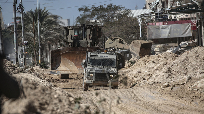 ガザ南部ハーンユーニスでパレスチナ人受刑者の解放　停戦第1段階の最後の交換 video poster