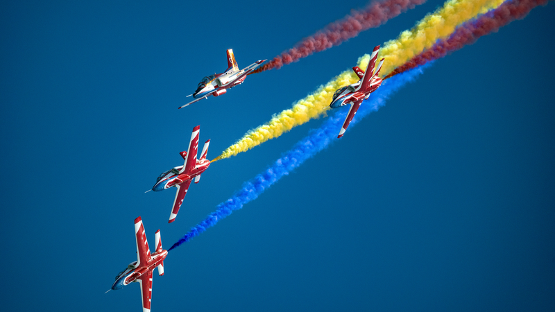 中国空軍創設75周年を祝うエアショー・チャイナ　J-20など36種装備が集結